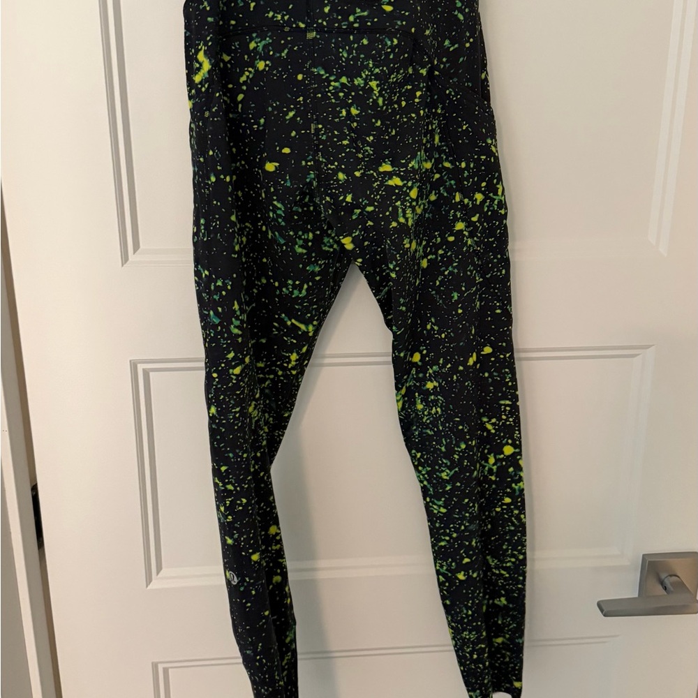 lululemon athletica Black and Green speed swift sz 6